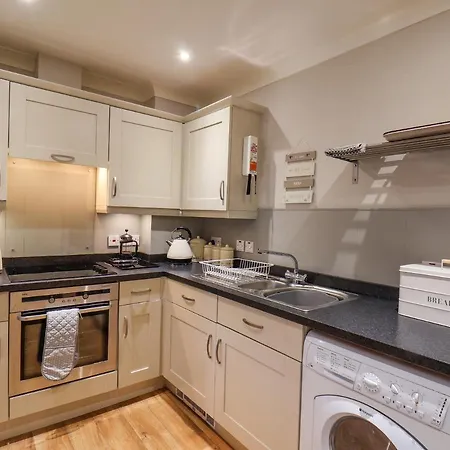 Apartment Anchors Down